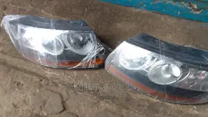 Hyundai Santafe 2008/10 Headlight Pair.