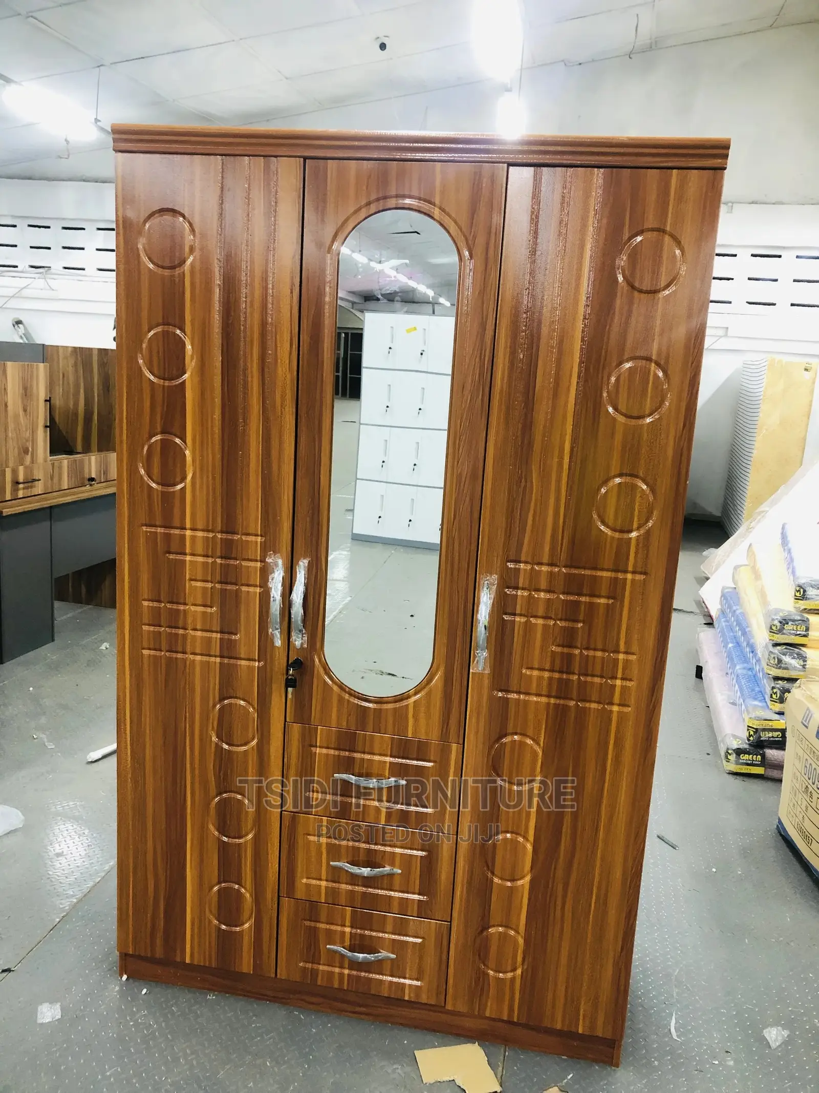 Quality Three Door Wardrobe