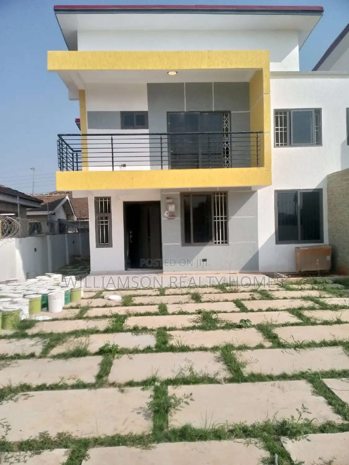 3bdrm Mansion in Hfc Estate Area, Spintex for rent
