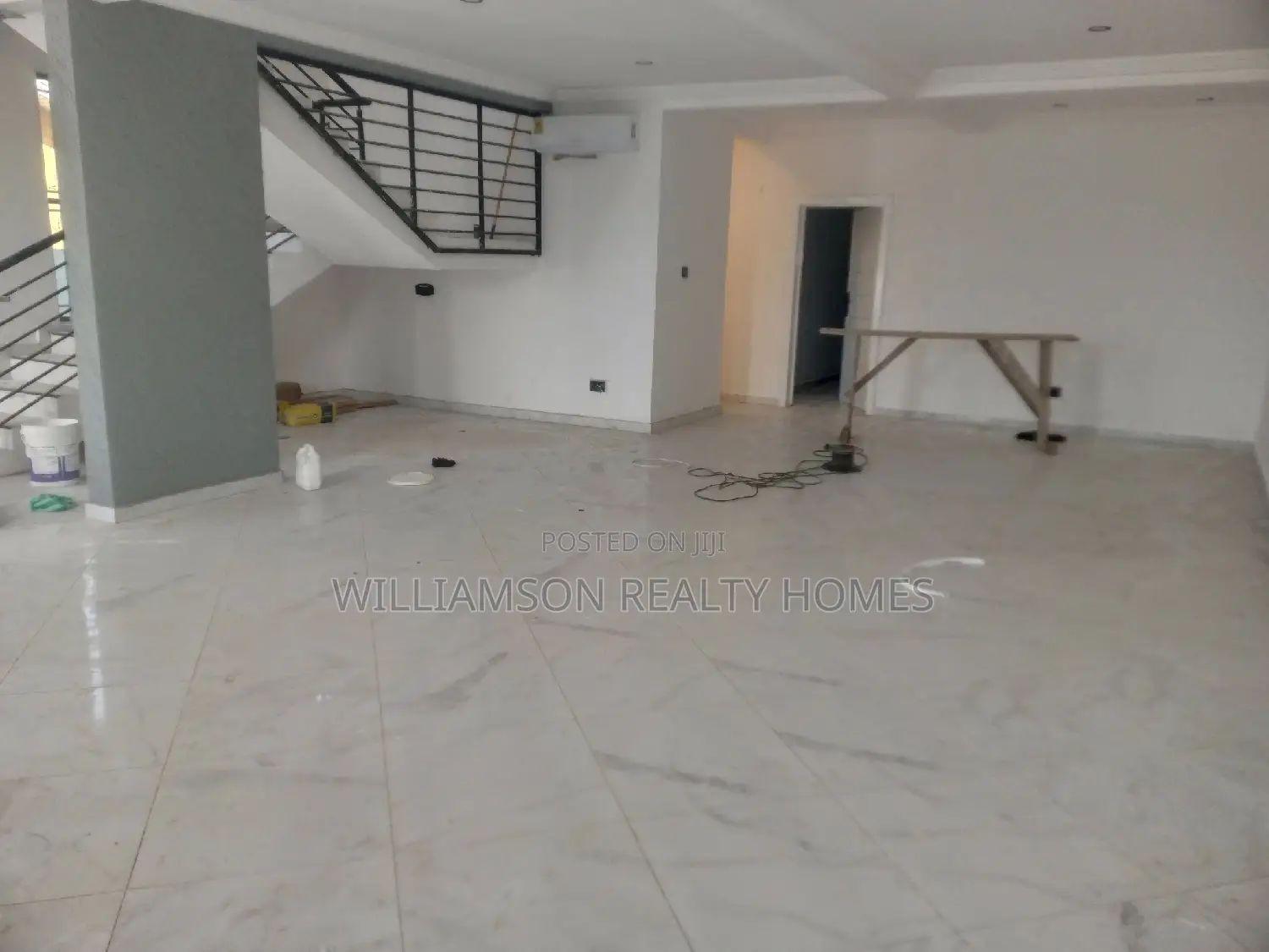 3bdrm Mansion in Hfc Estate Area, Spintex for rent