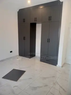 3bdrm Mansion in Hfc Estate Area, Spintex for rent