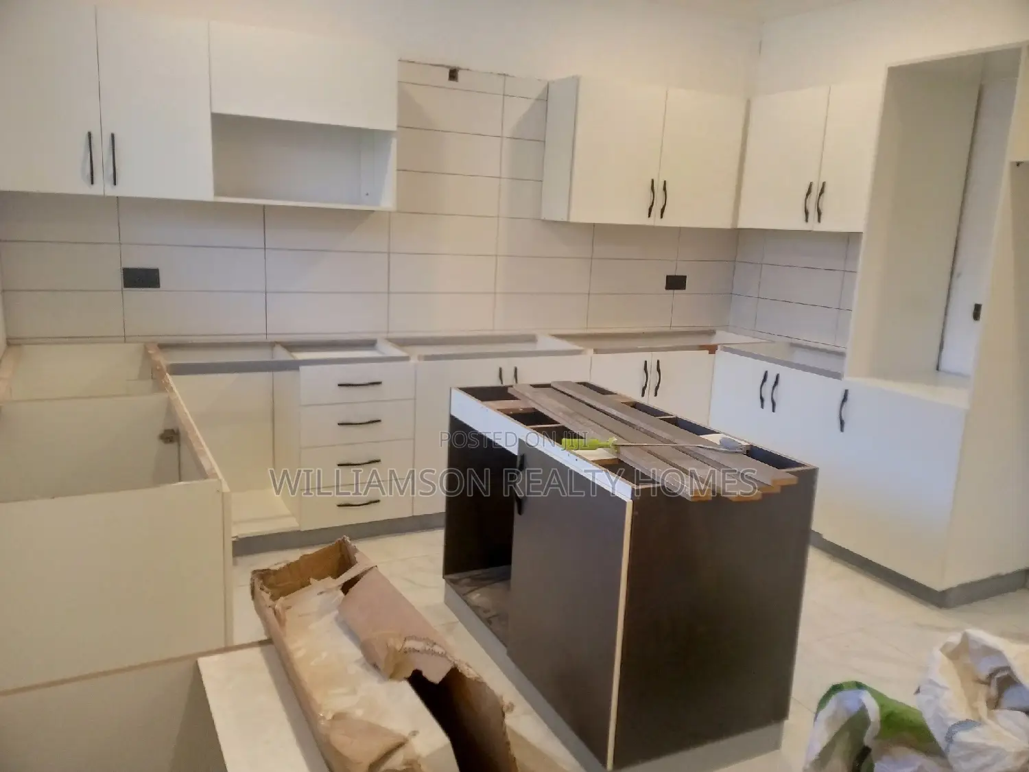 3bdrm Mansion in Hfc Estate Area, Spintex for rent