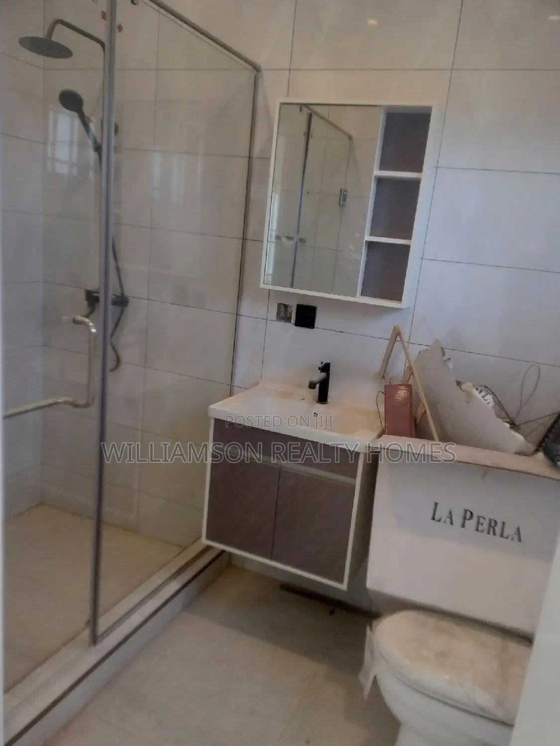 3bdrm Mansion in Hfc Estate Area, Spintex for rent