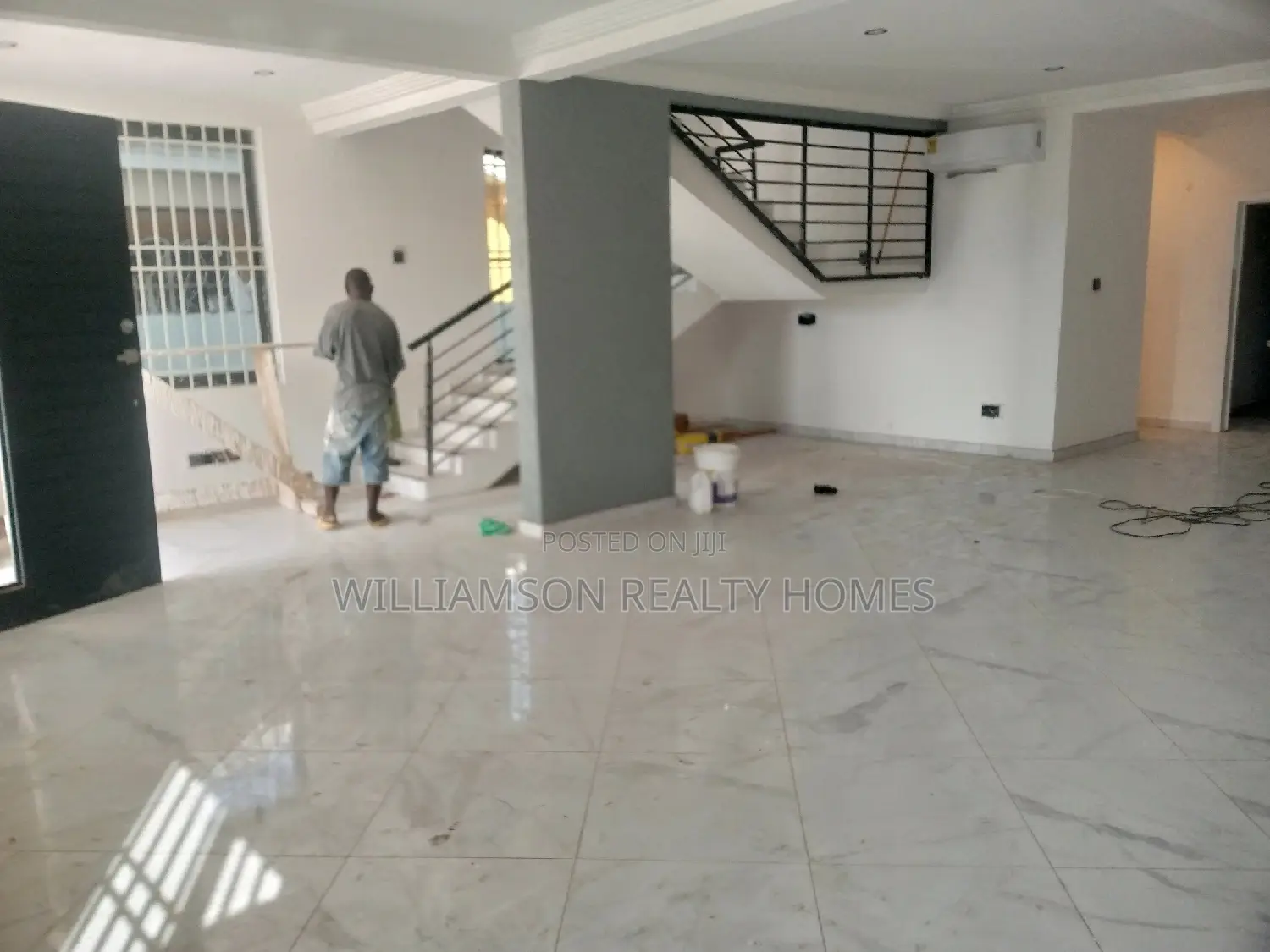 3bdrm Mansion in Hfc Estate Area, Spintex for rent