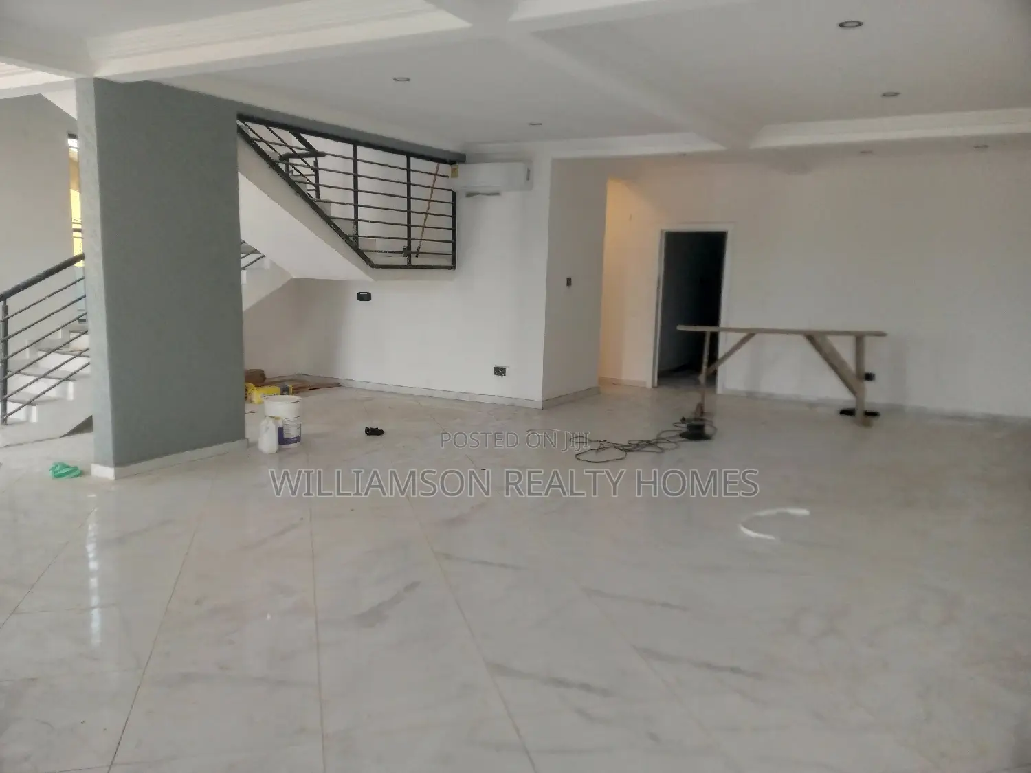 3bdrm Mansion in Hfc Estate Area, Spintex for rent
