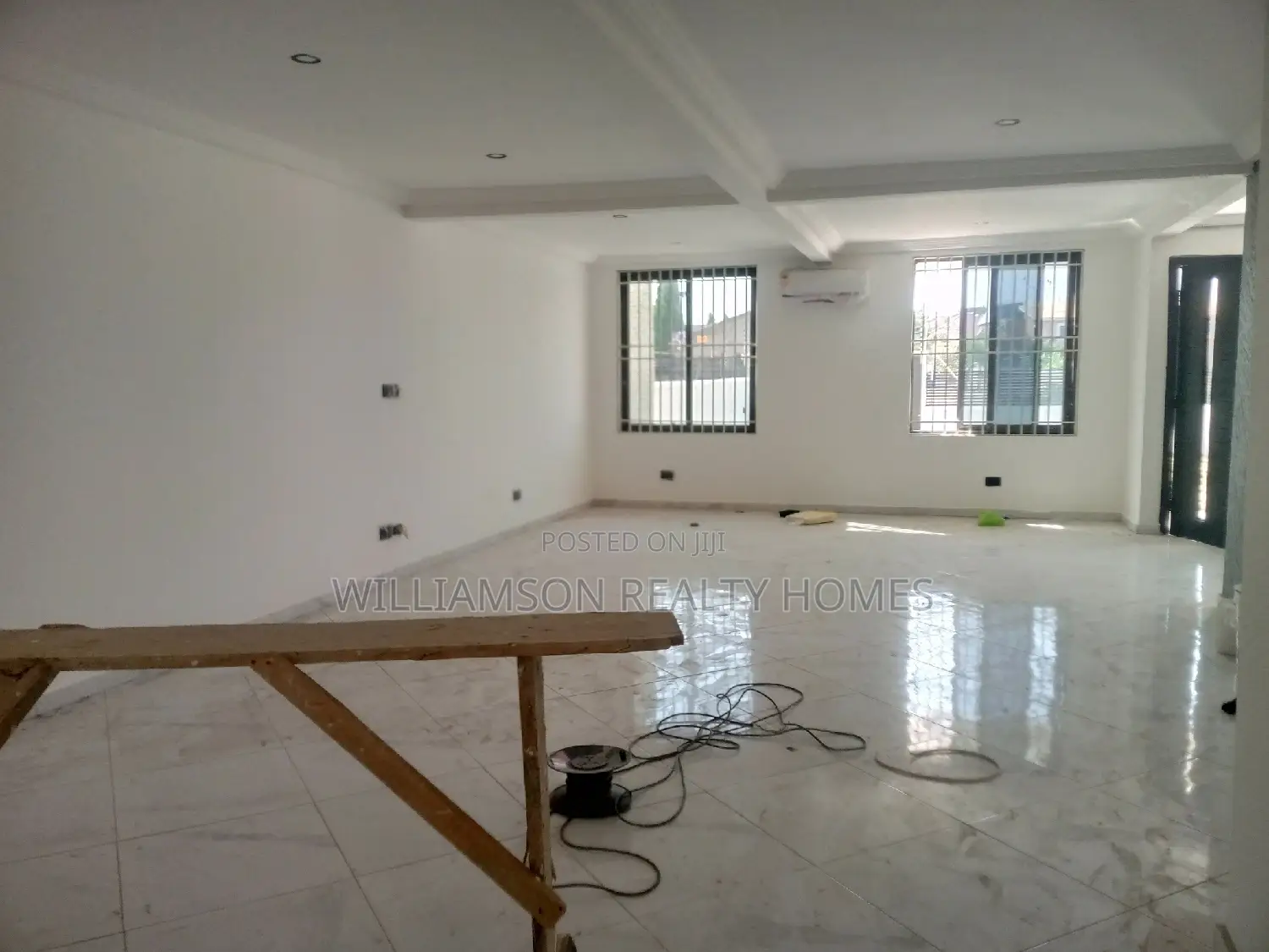 3bdrm Mansion in Hfc Estate Area, Spintex for rent