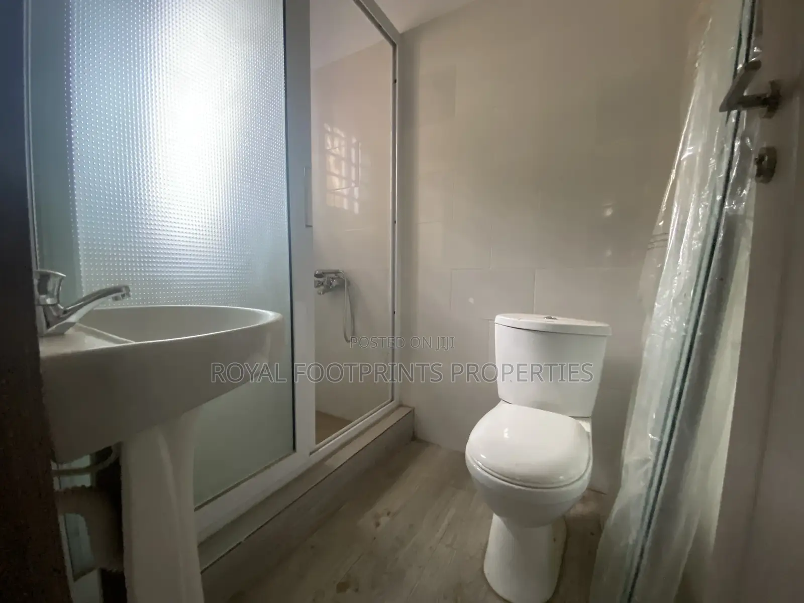 3bdrm House in Royal Footprints, East Legon for sale