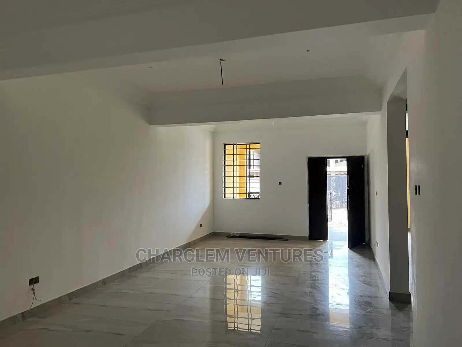 10bdrm Apartment in Oyarifa for Sale