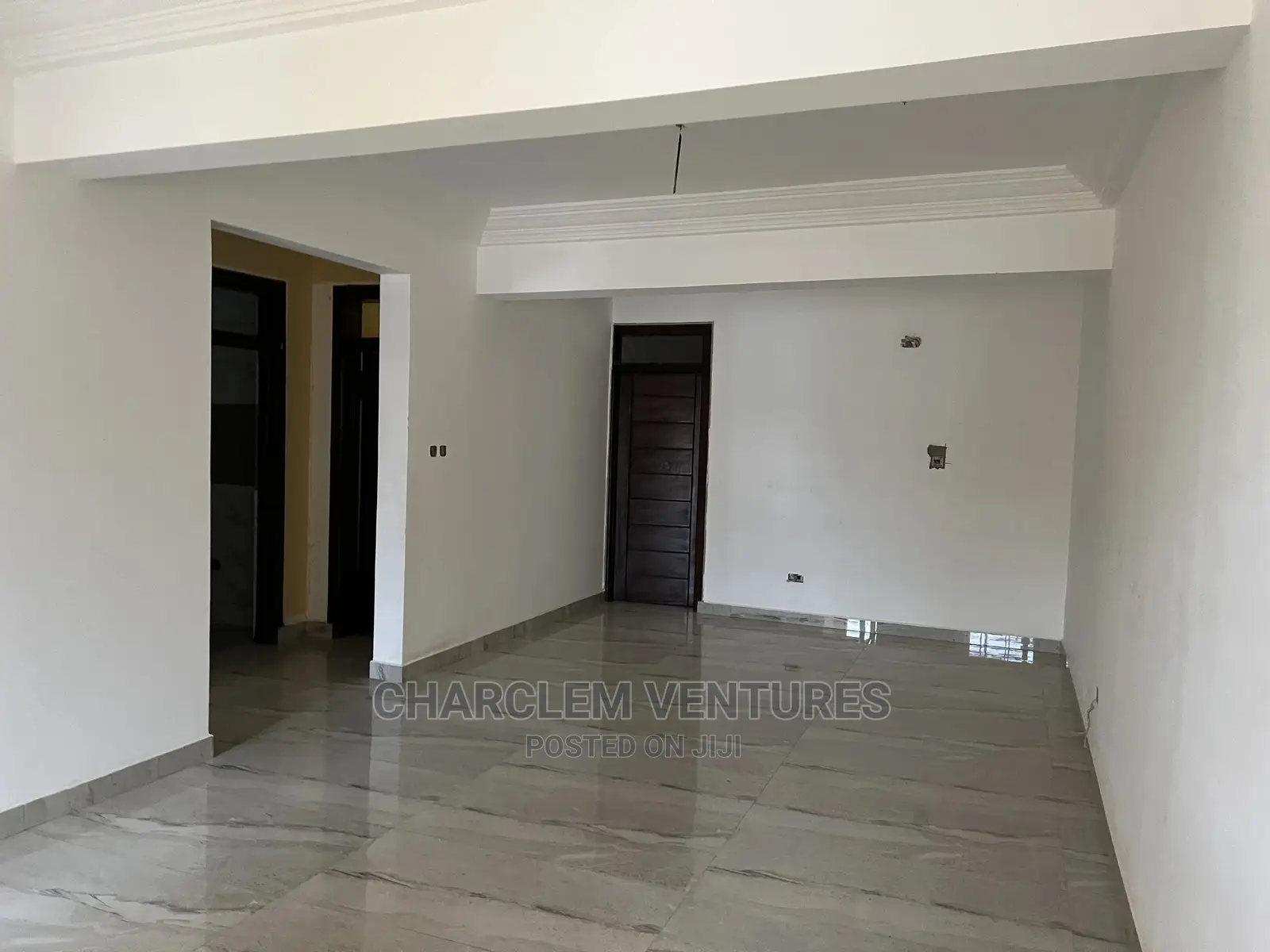 10bdrm Apartment in Oyarifa for Sale