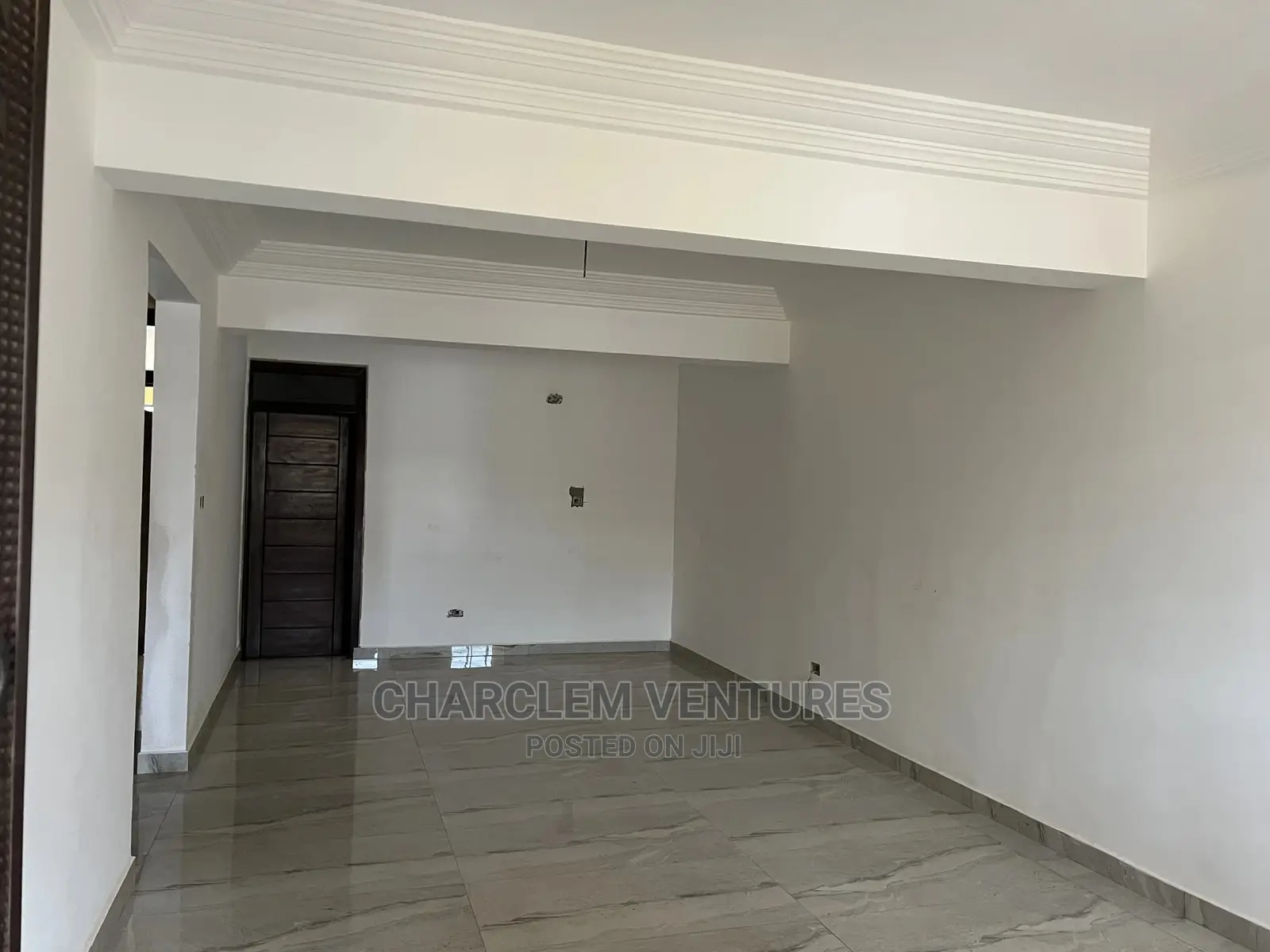 10bdrm Apartment in Oyarifa for Sale