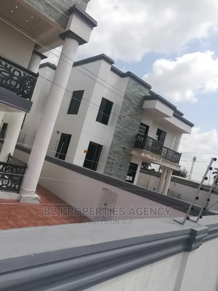 Furnished 4bdrm Maisonette for Sale