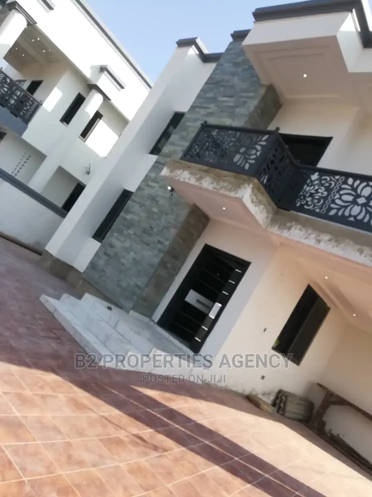 Furnished 4bdrm Maisonette for Sale