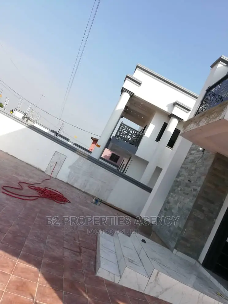 Furnished 4bdrm Maisonette for Sale