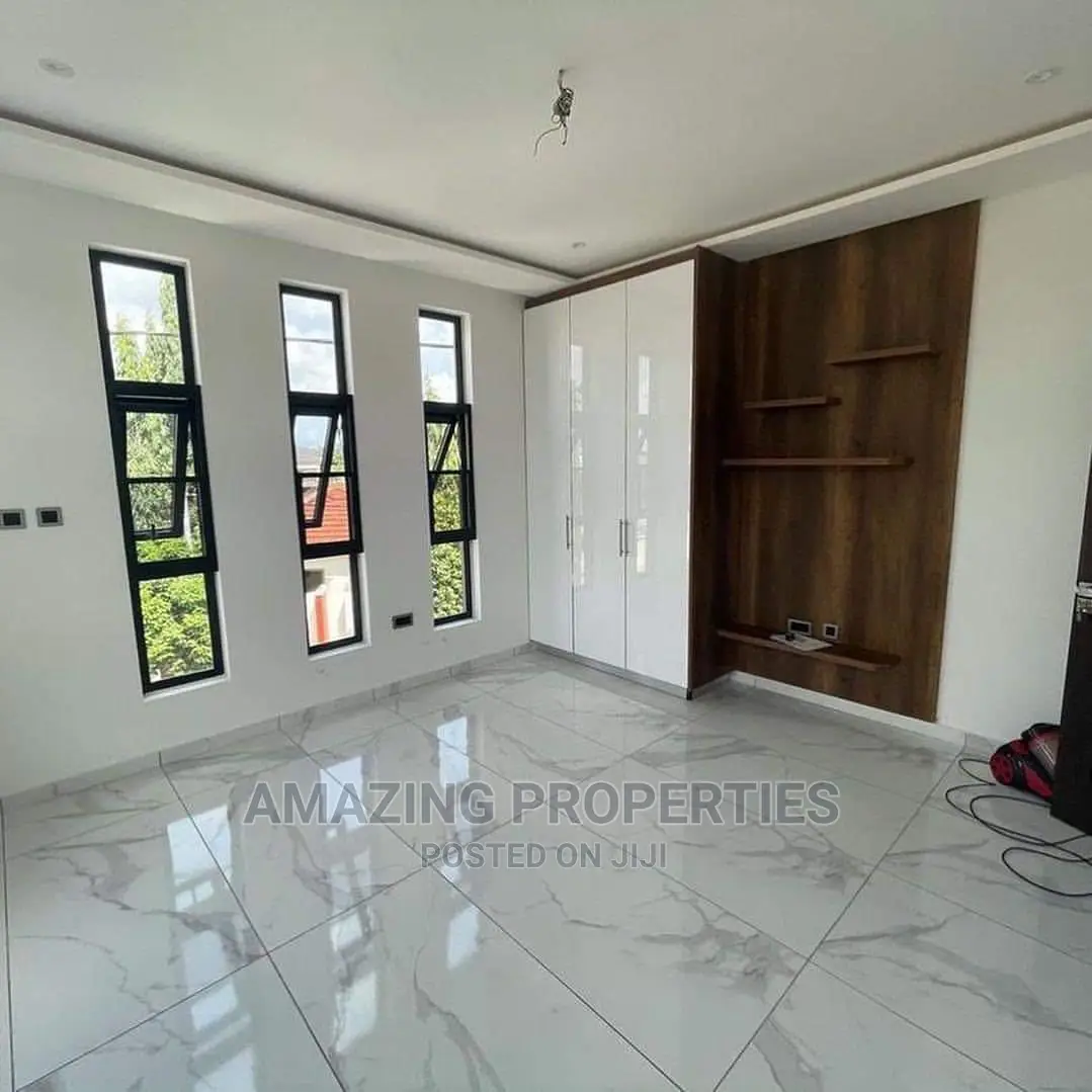 4bdrm House in East Legon for Sale