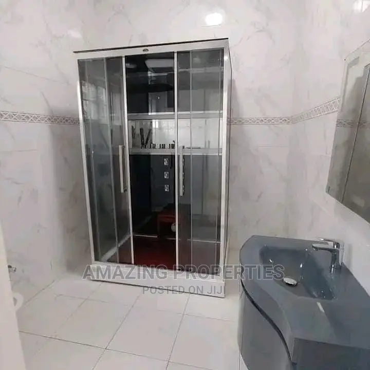 5bdrm House in 5 Bedroom House With for sale