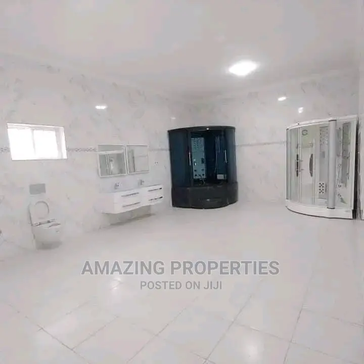 5bdrm House in 5 Bedroom House With for sale