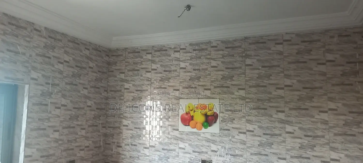 2bdrm Duplex in De-Icons Real Estate, Awutu Senya East Municipal