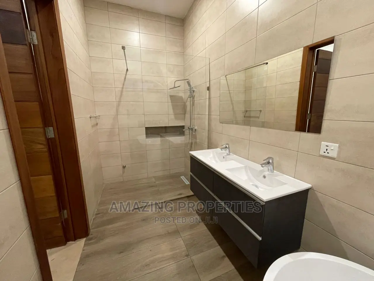 4bdrm House in Spintex Community for sale