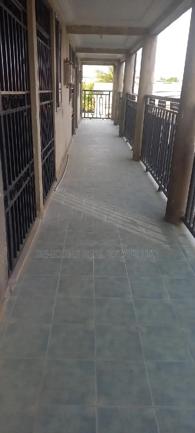2bdrm Duplex in De-Icons Real Estate, Awutu Senya East Municipal