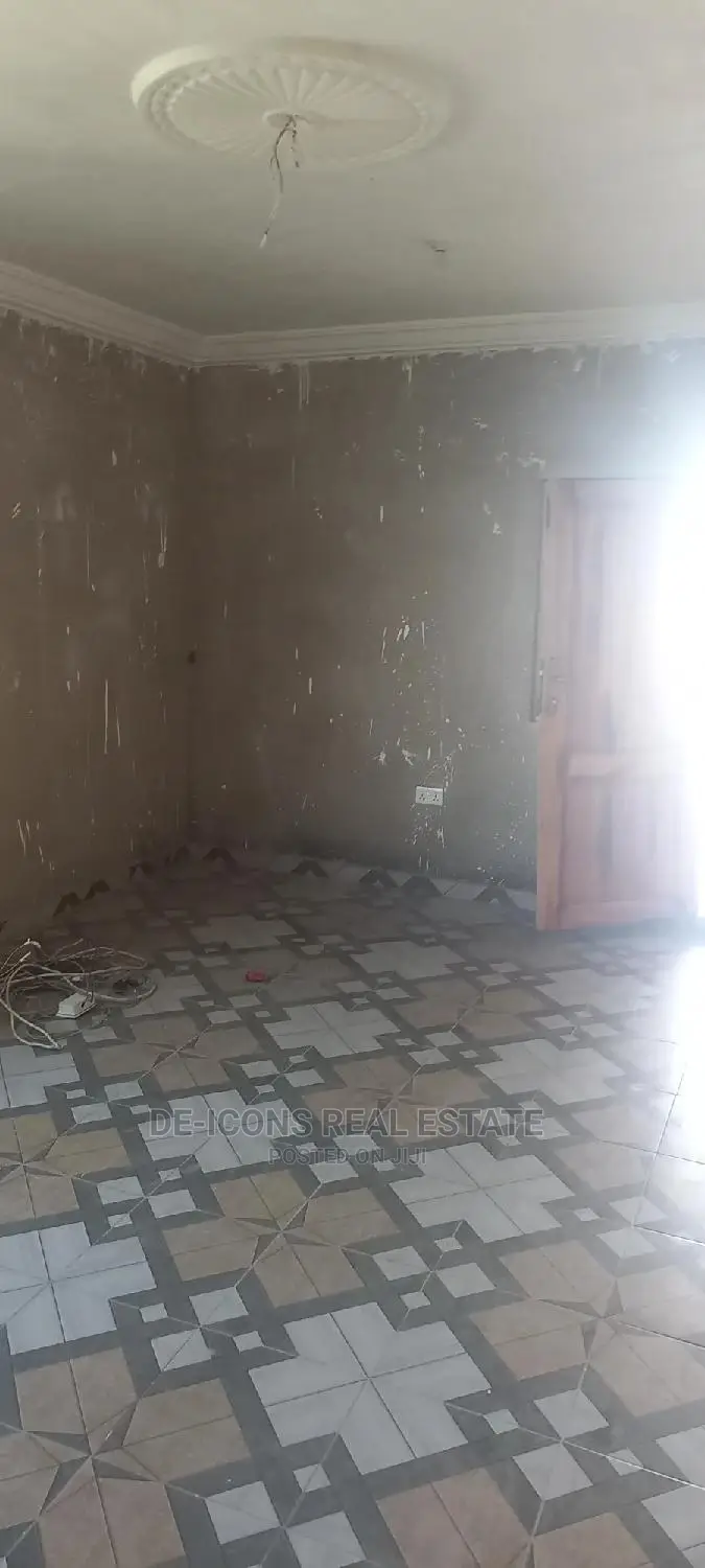 2bdrm Duplex in De-Icons Real Estate, Awutu Senya East Municipal