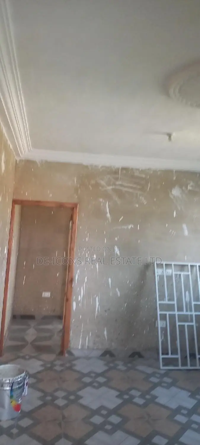 2bdrm Duplex in De-Icons Real Estate, Awutu Senya East Municipal