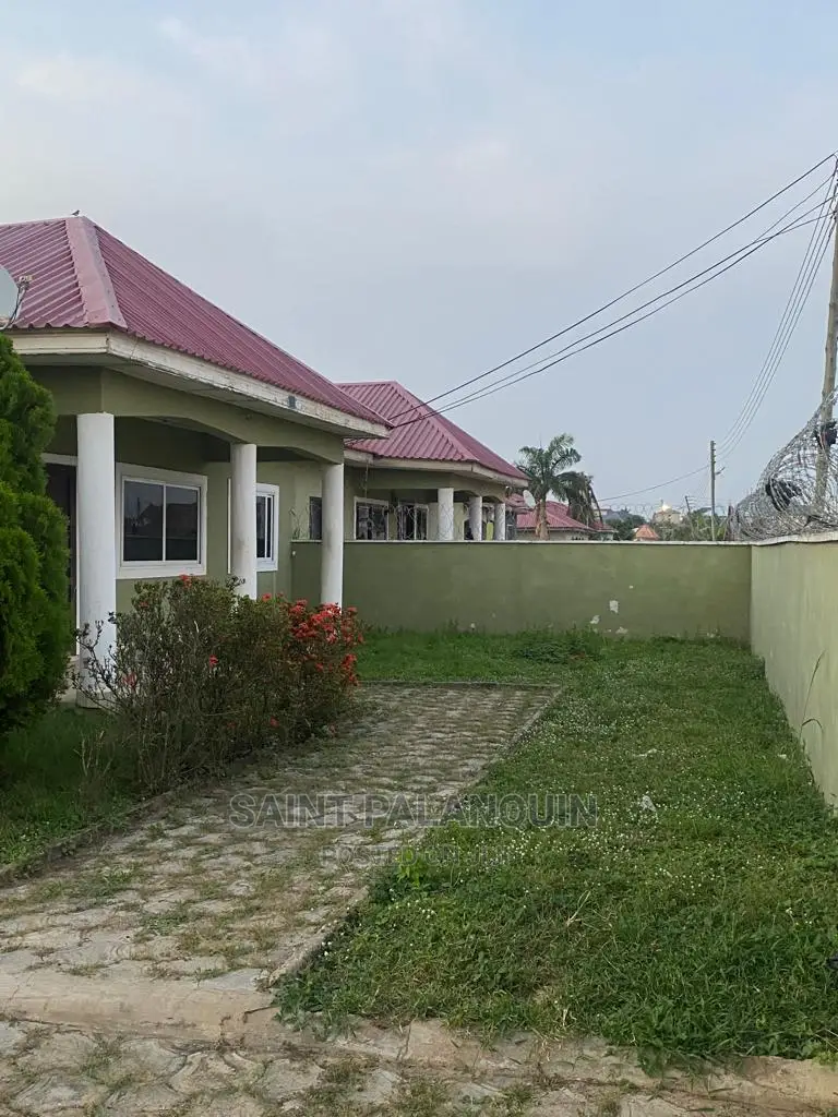 4bedroom Sfcontain 4 Rent or Sale at Kasoa Behind Kaaf Univs