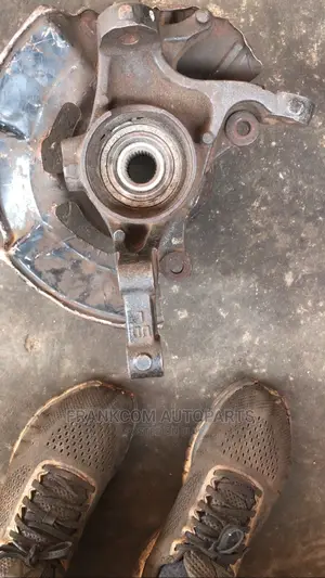 Elantra 2013 Free Hub Without Brake Disc and Calipers.