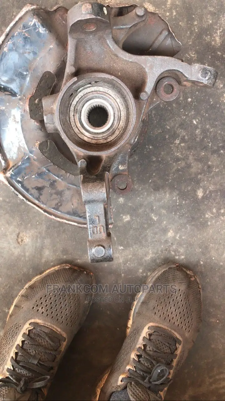 Elantra 2013 Free Hub Without Brake Disc and Calipers.