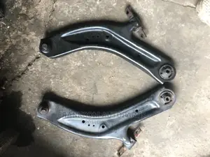 Nissan Rogue 2017 Control Arm.