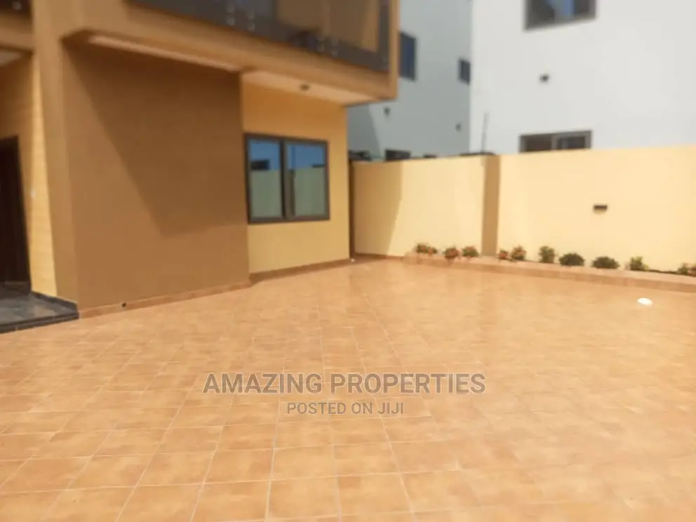 4bdrm House in East Legon for Rent