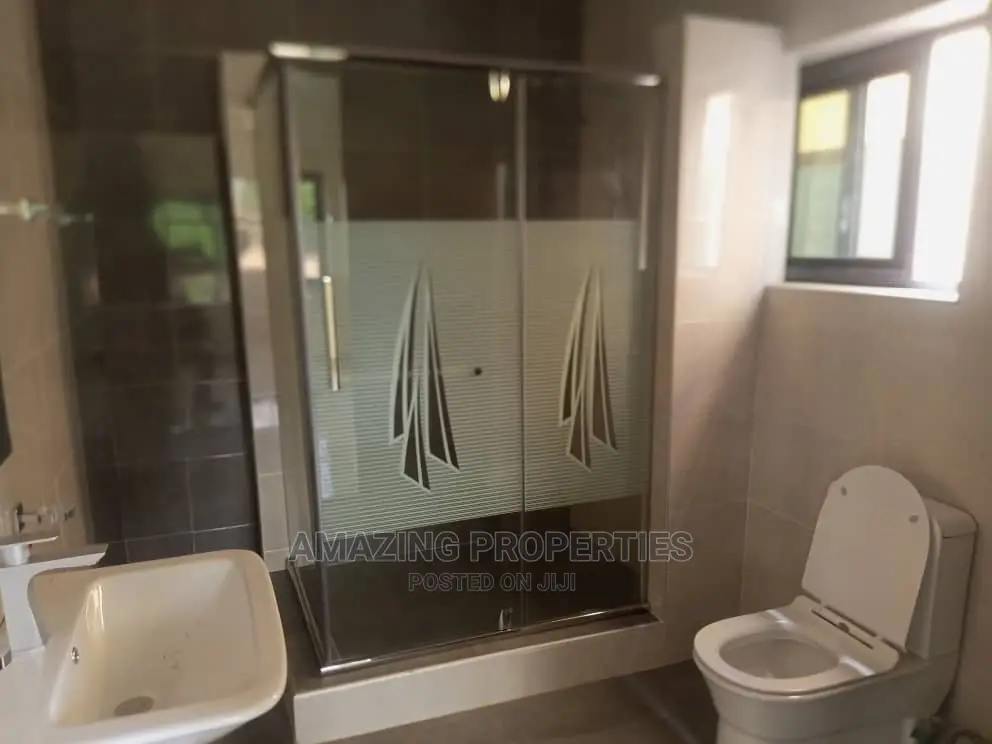 4bdrm House in East Legon for Rent