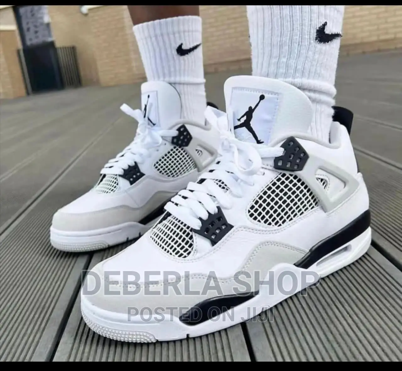 Air Jordan 4 Retro