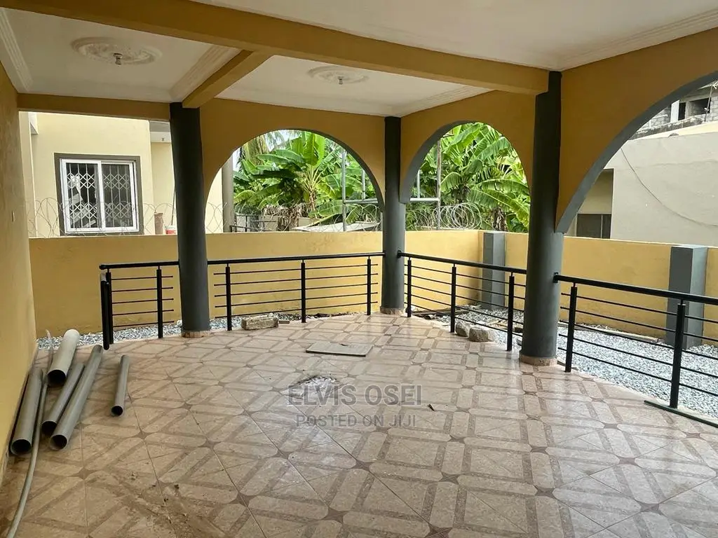 5bedroom Self Compound Around Westhill Mall Kasoa Roads