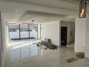 4bdrm House in Skm, East Legon for Sale