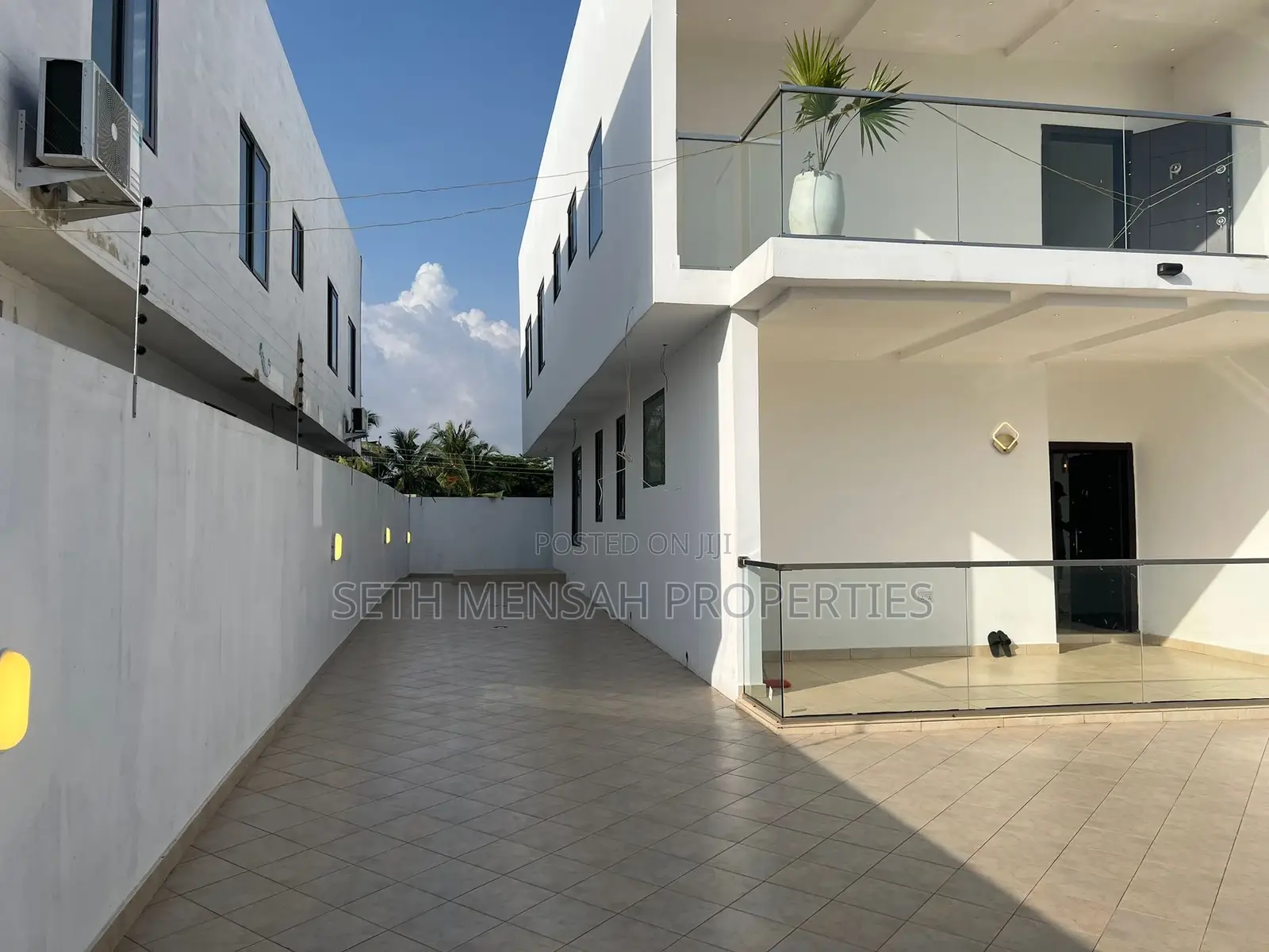 4bdrm House in Skm, East Legon for Sale