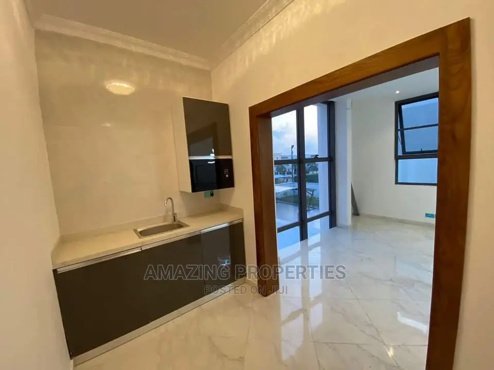 4bdrm House in East Legon for Sale