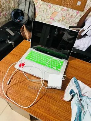 Laptop Apple MacBook Pro 2012 8GB Intel Core I5 HDD 500GB