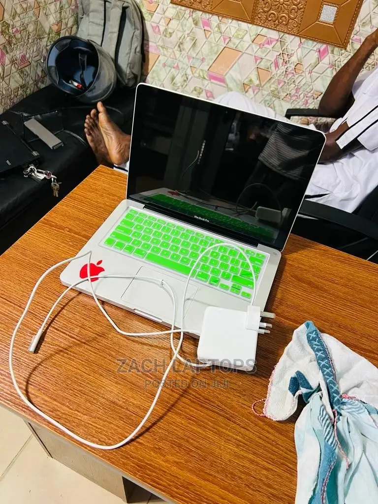 Laptop Apple MacBook Pro 2012 8GB Intel Core I5 HDD 500GB