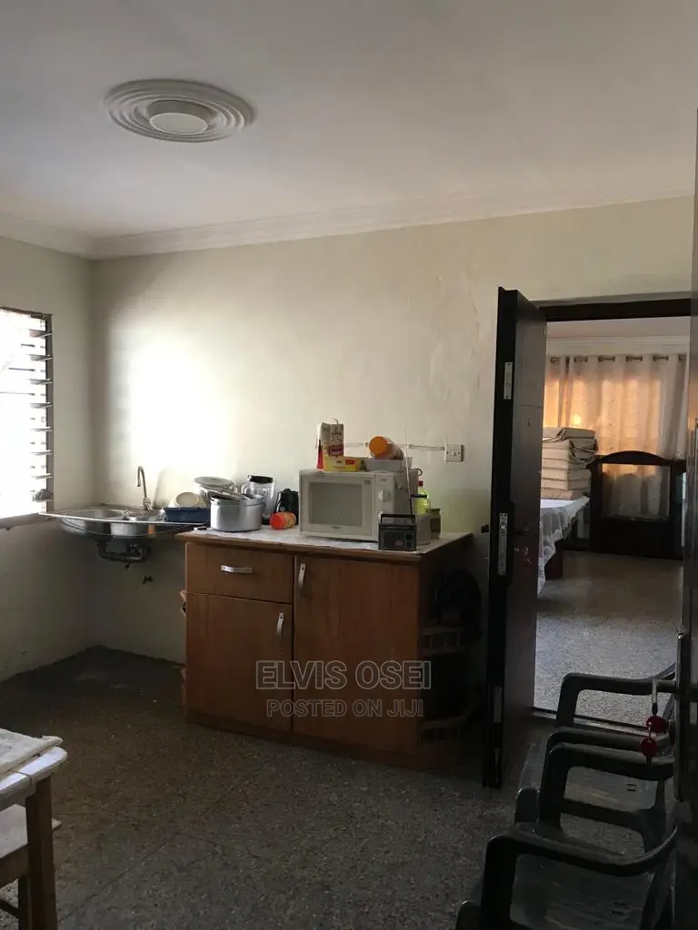 4bdrm House in Dansoman for Sale