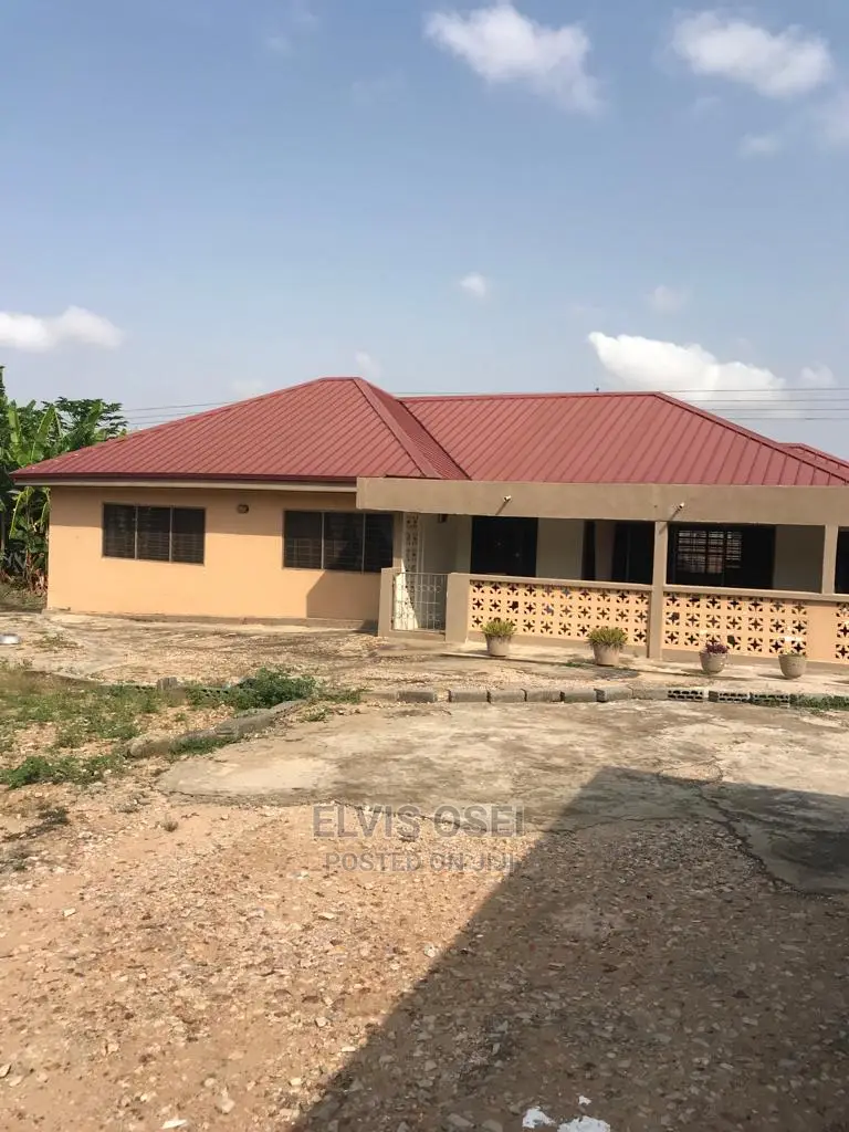 4bdrm House in Dansoman for Sale