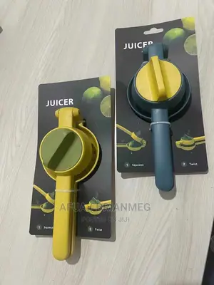 Plastic Citrus Squeezer