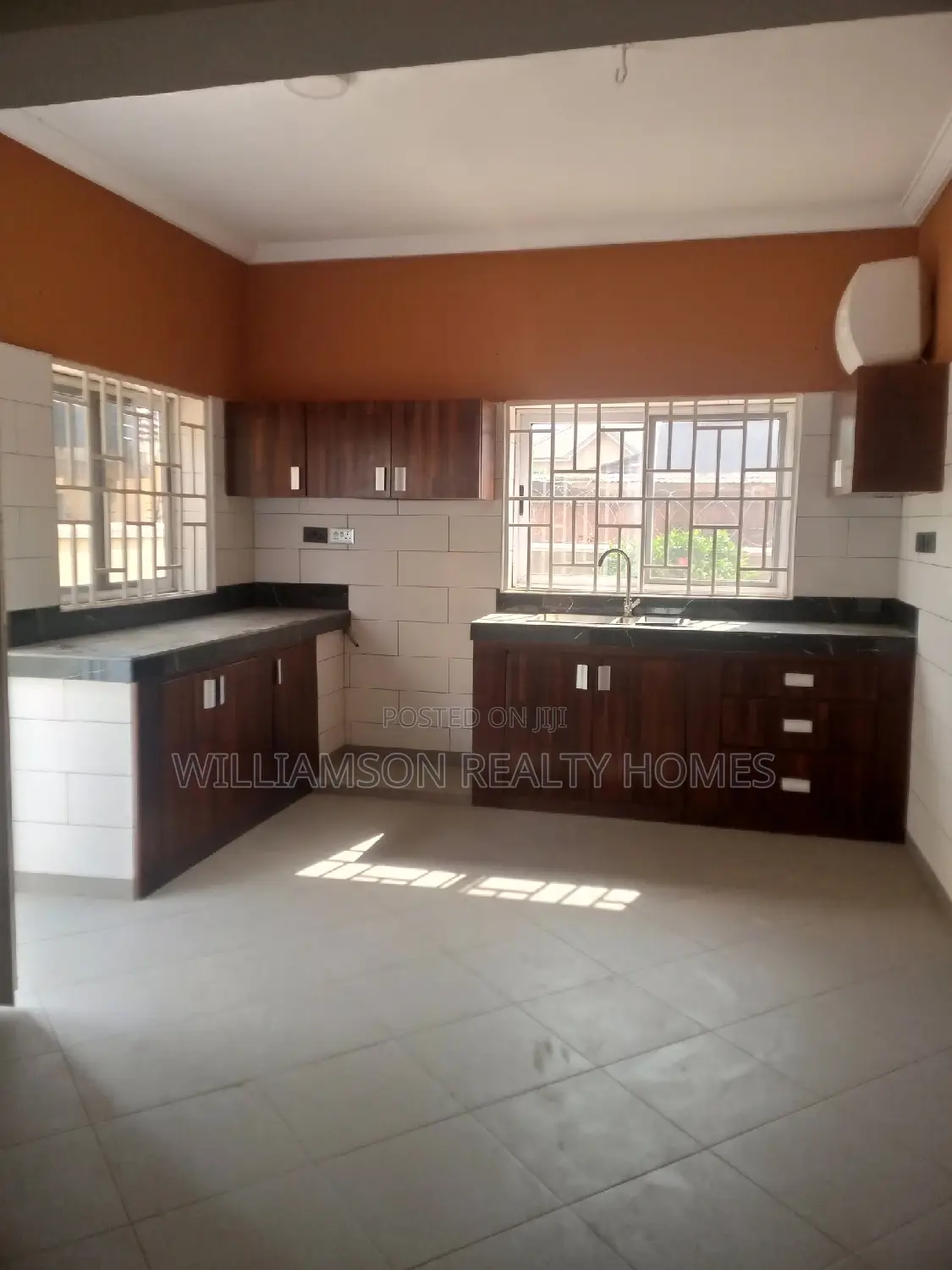 5bdrm Duplex in Hfc Estate, Spintex for rent