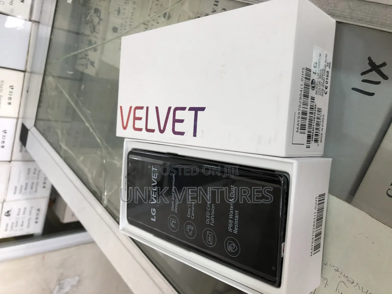 New LG Velvet 128 GB Black