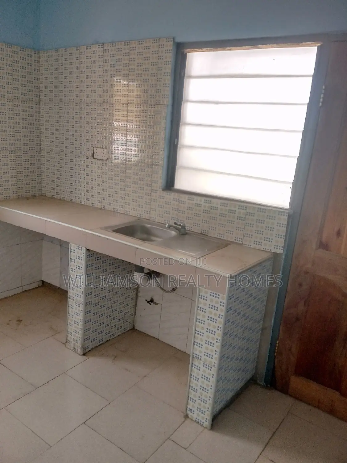 1bdrm Apartment in Community 18, Spintex for rent