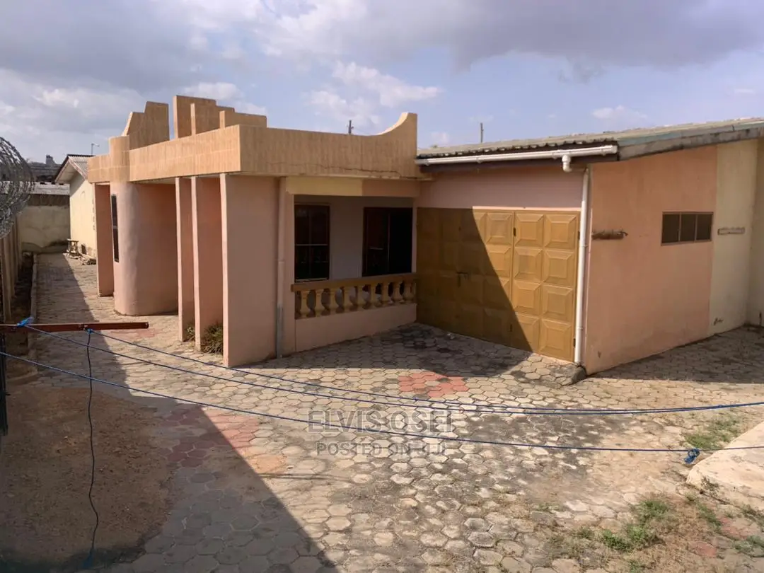 3bdrm House in Lapaz for Sale