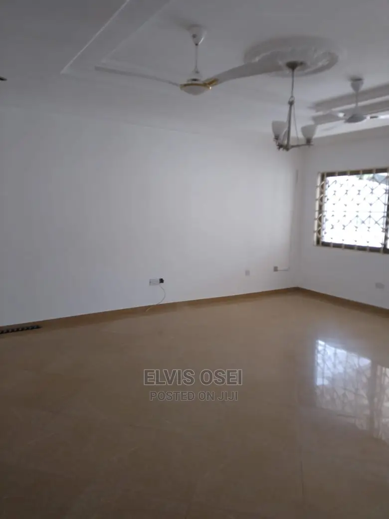 3bdrm House in Sowutuom Last Top, Sowutwuom for Sale