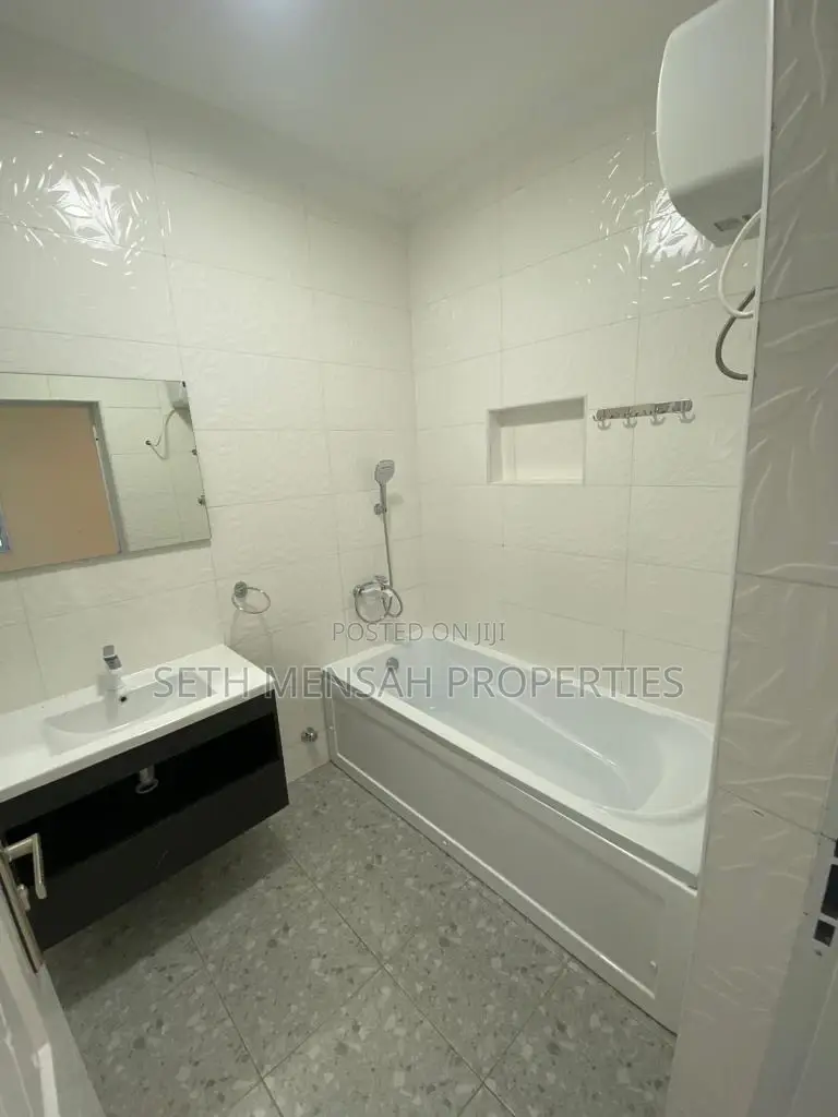 4bdrm House in Skm, East Legon for Rent