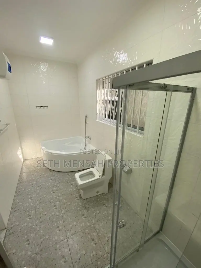 4bdrm House in Skm, East Legon for Rent
