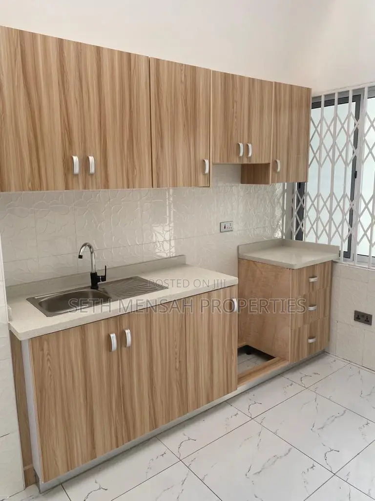 4bdrm House in Skm, East Legon for Rent