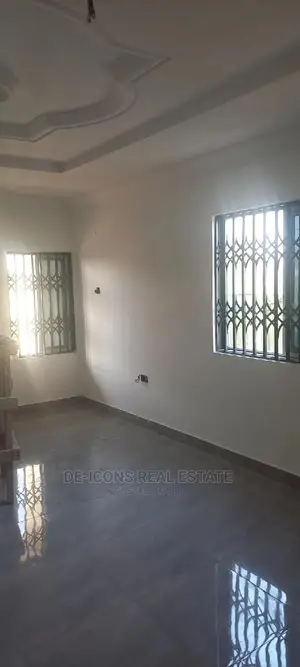 1bdrm Duplex in De-Icons Real Estate, Awutu Senya East Municipal